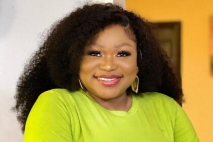 Ruth Kadiri Singing - NollywoodCelebs