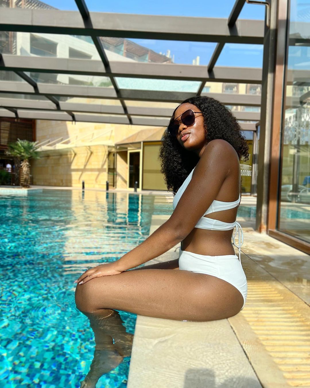 Nollywood Actress Chinenye Nnebe Swimsuit Pool Photo (4)