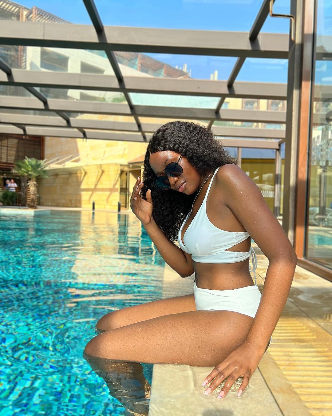 Nollywood Actress Chinenye Nnebe Swimsuit Pool Photo (2)